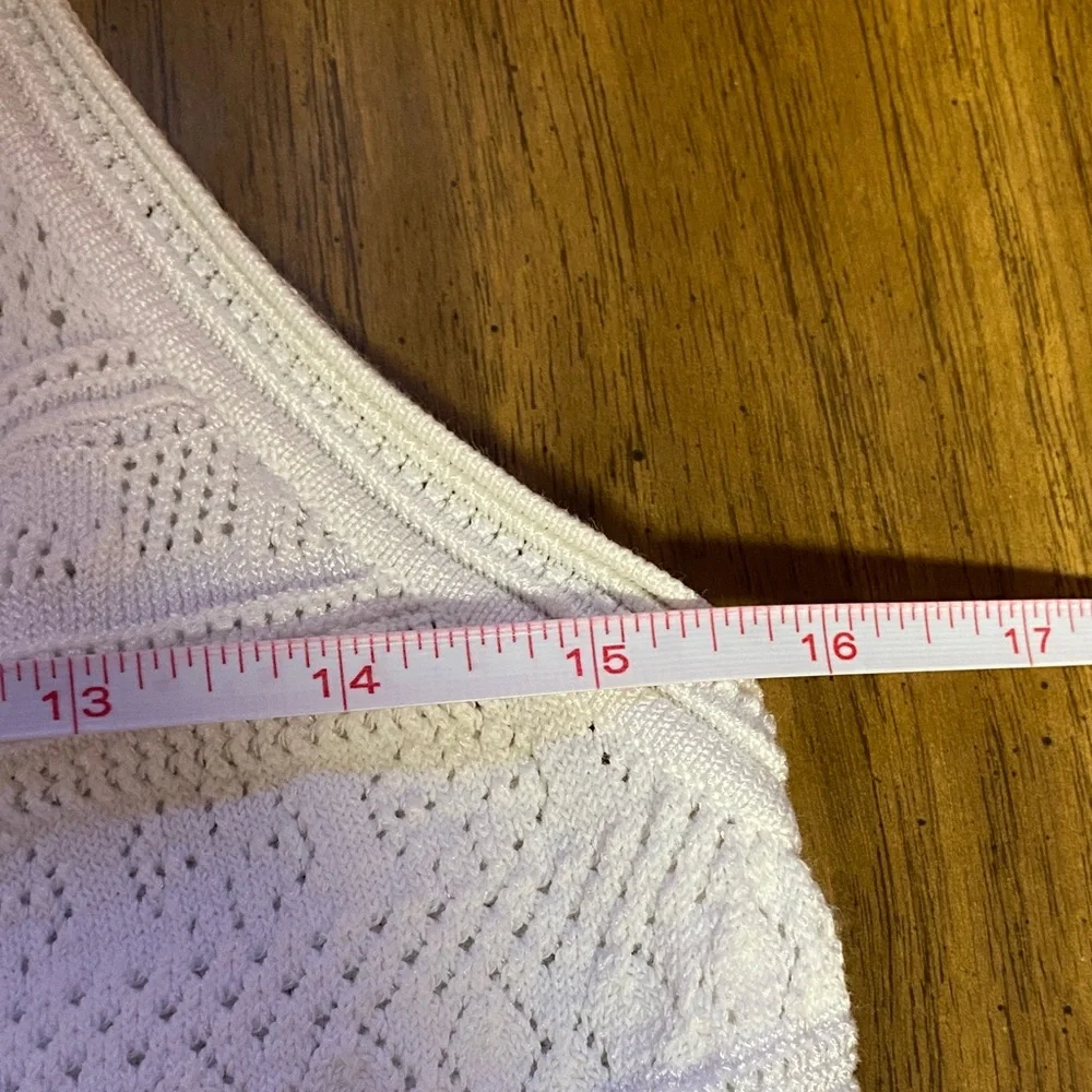 White House Black Market Textured White Knit Tank Top Size M - Picture 7 of 9